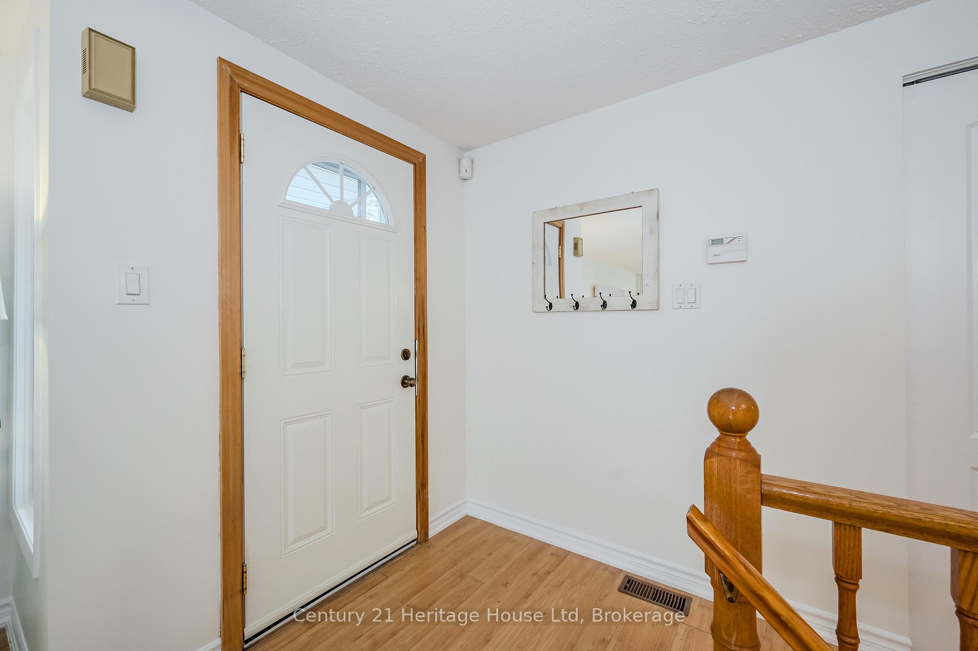 Photo 5 of 1 Christopher Court, Guelph, Kortright West — HOMEH