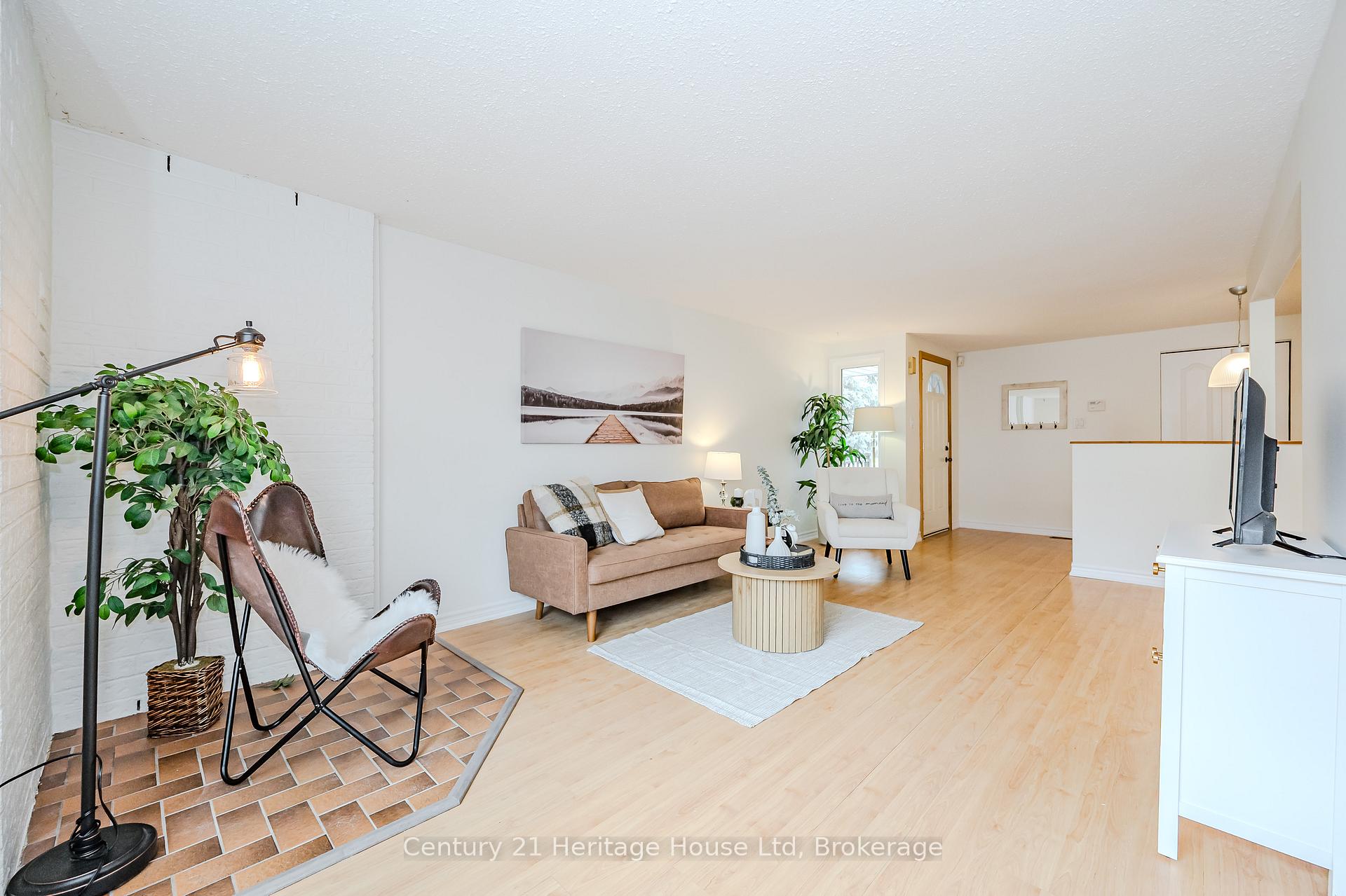 Photo 9 of 1 Christopher Court, Guelph, Kortright West — HOMEH