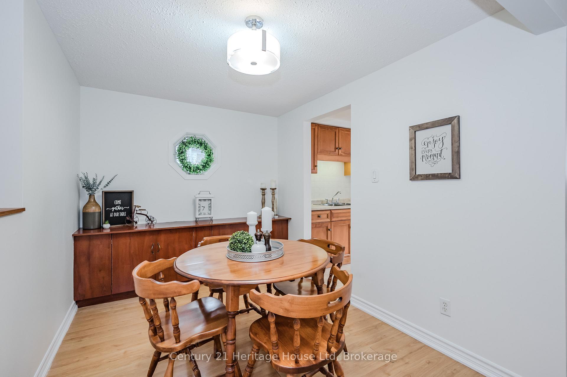 Photo 11 of 1 Christopher Court, Guelph, Kortright West — HOMEH