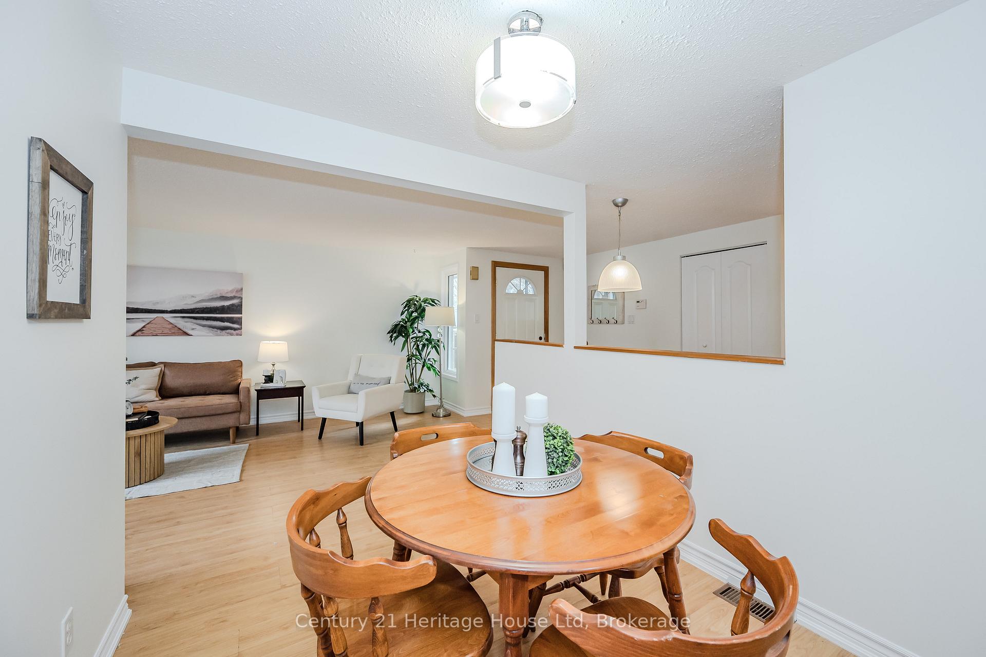 Photo 12 of 1 Christopher Court, Guelph, Kortright West — HOMEH