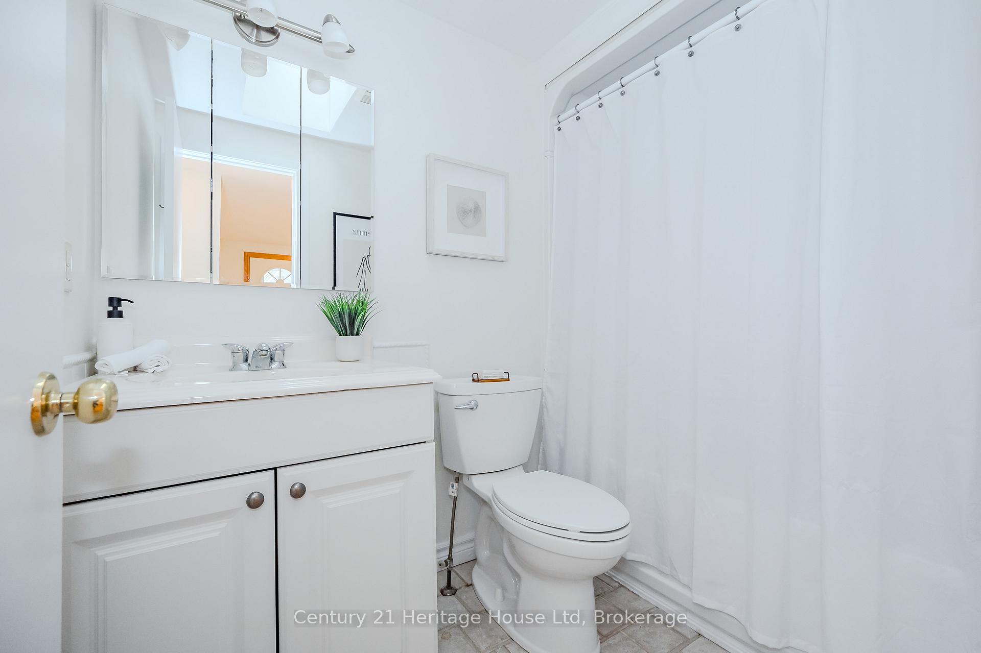 Photo 16 of 1 Christopher Court, Guelph, Kortright West — HOMEH