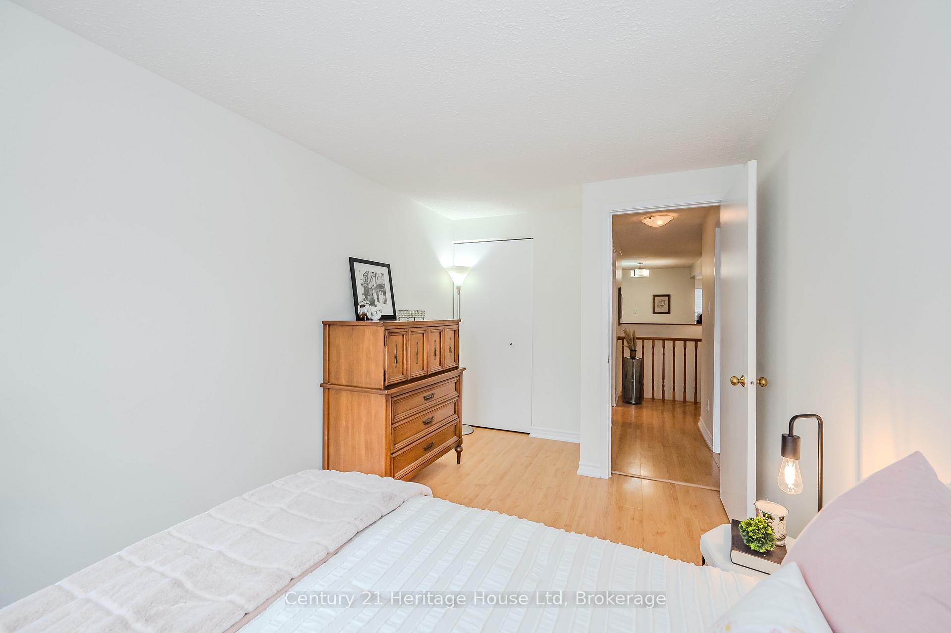 Photo 17 of 1 Christopher Court, Guelph, Kortright West — HOMEH