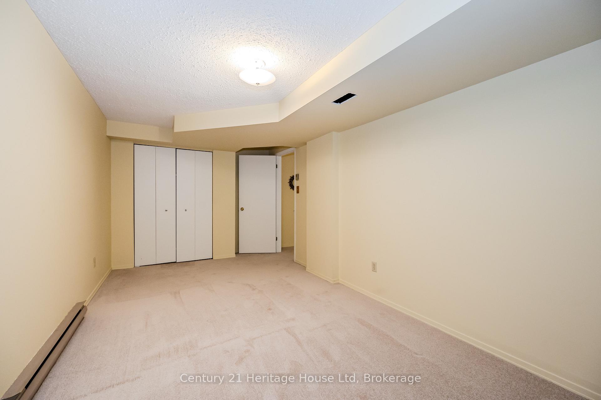 Photo 22 of 1 Christopher Court, Guelph, Kortright West — HOMEH