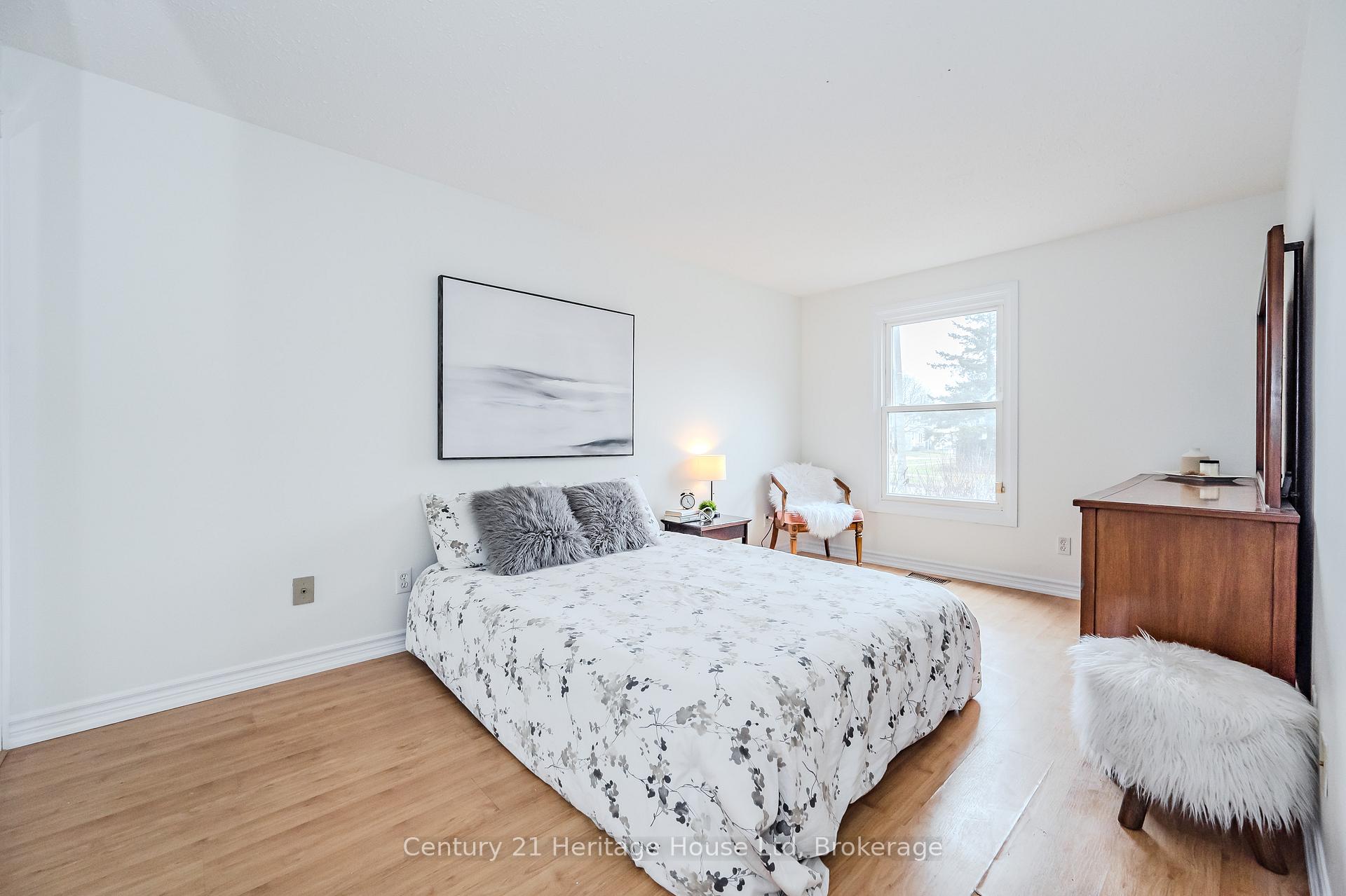 Photo 23 of 1 Christopher Court, Guelph, Kortright West — HOMEH