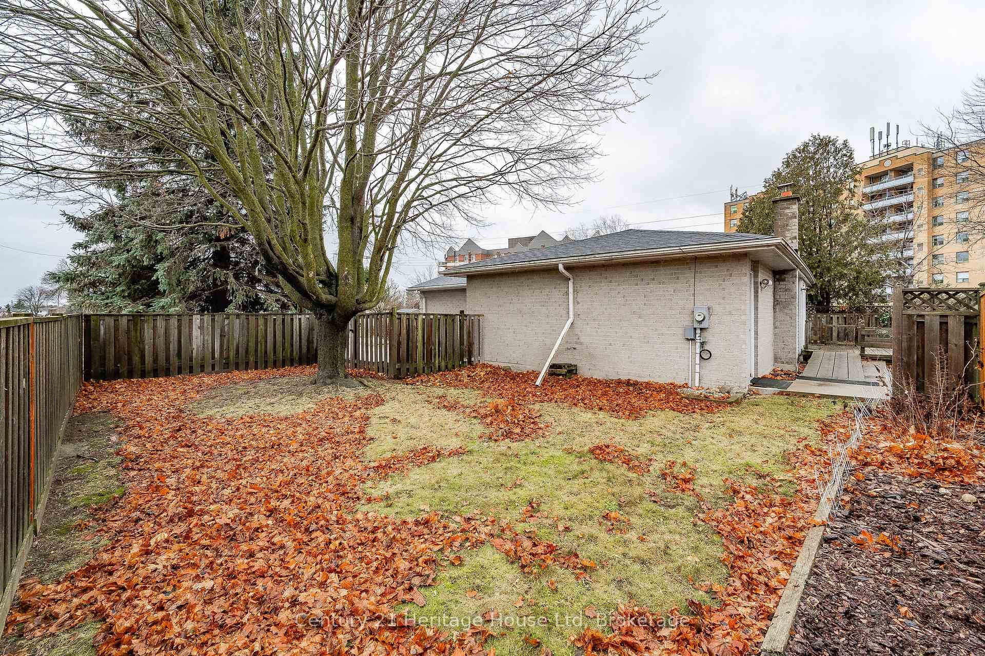 Photo 33 of 1 Christopher Court, Guelph, Kortright West — HOMEH