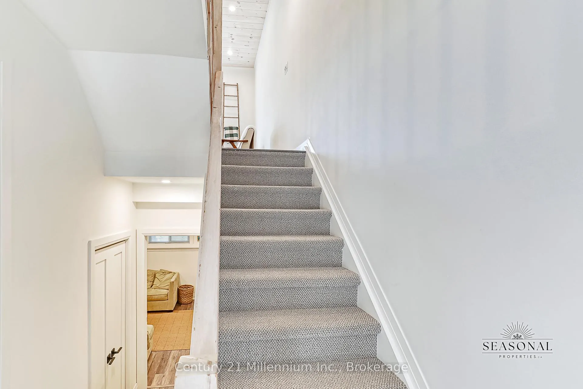 Photo 11 of 31 Starboard Road, Collingwood — HOMEH
