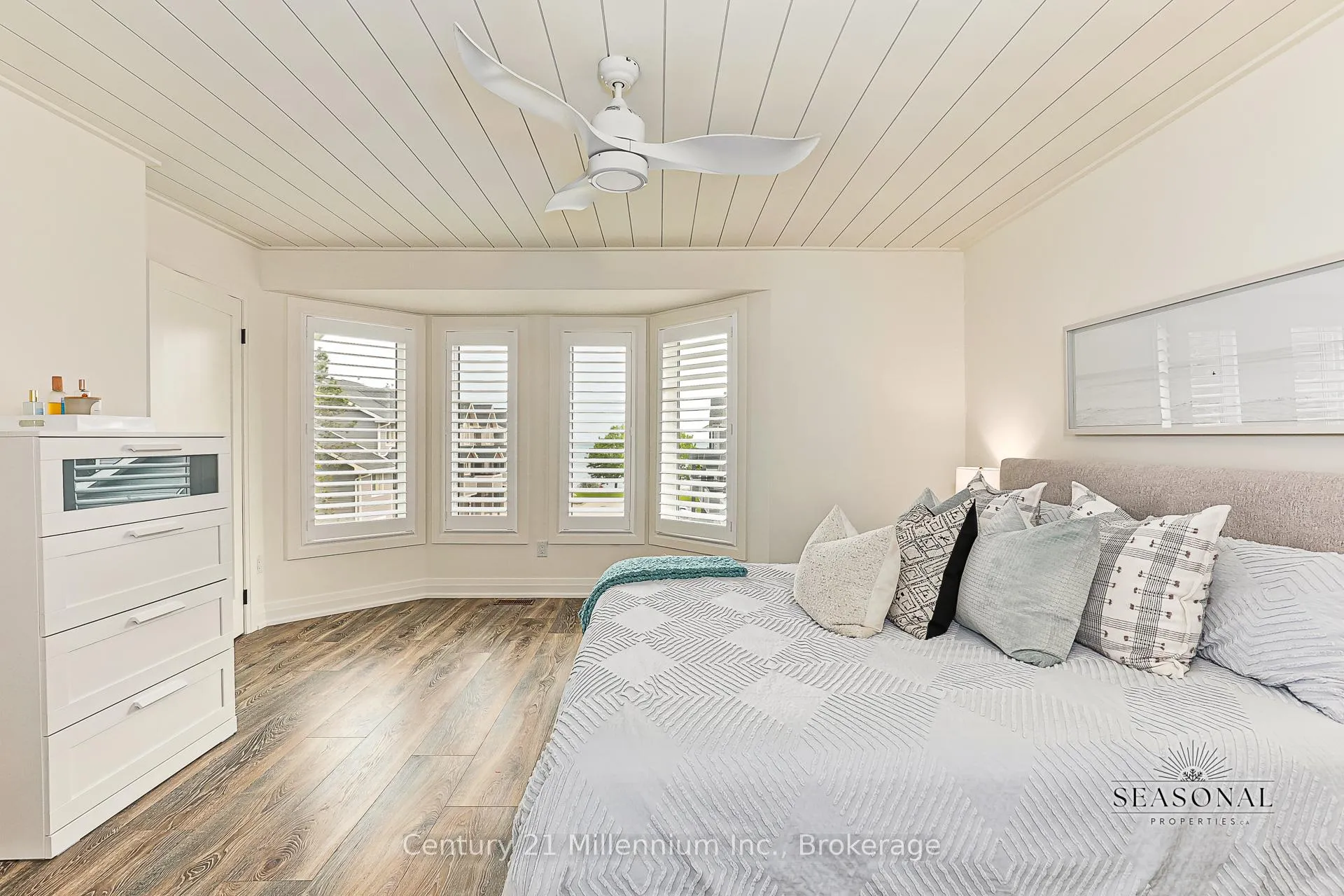 Photo 24 of 31 Starboard Road, Collingwood — HOMEH