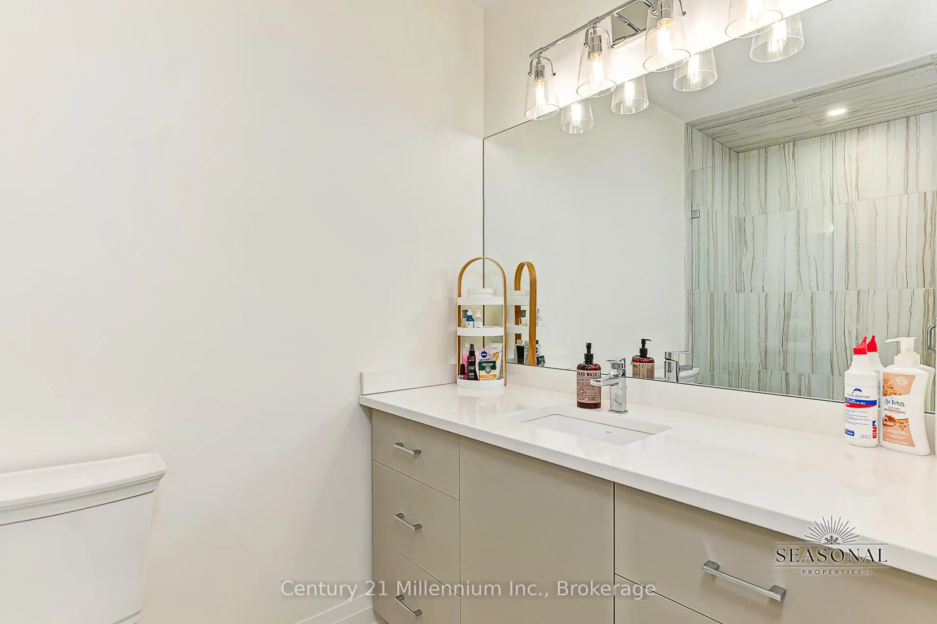 Photo 28 of 31 Starboard Road, Collingwood — HOMEH