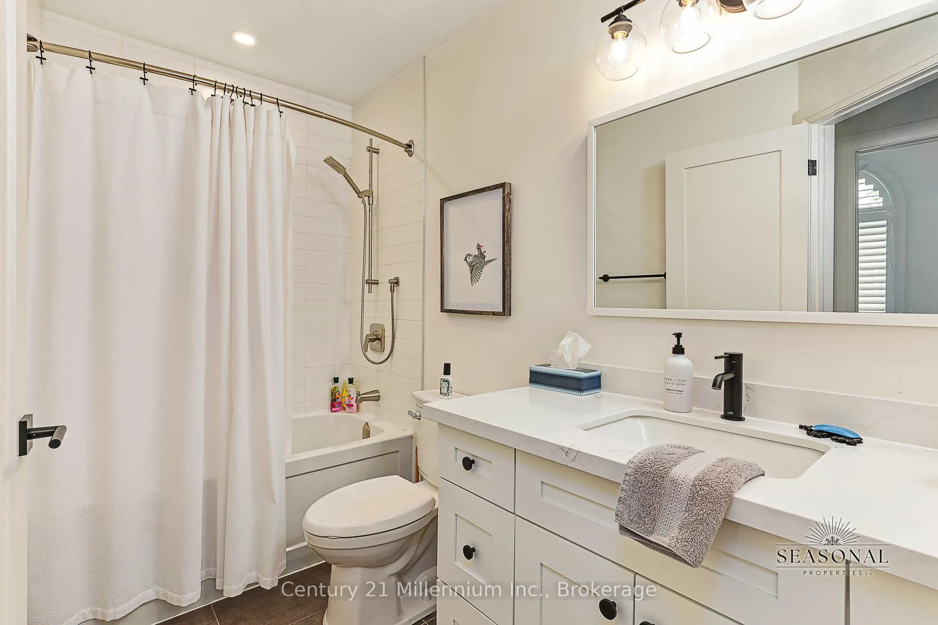Photo 32 of 31 Starboard Road, Collingwood — HOMEH