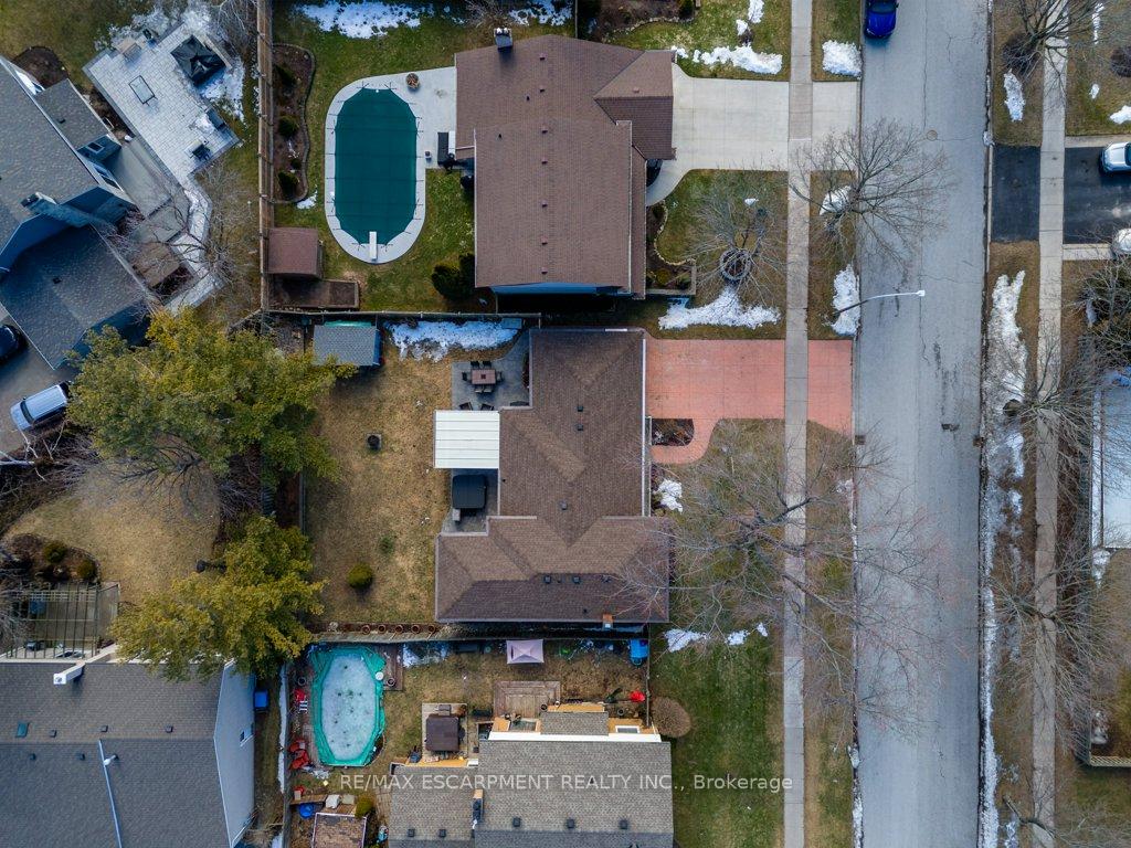 Photo 5 of 28 Bal Harbour Drive, Grimsby, Grimsby Beach — HOMEH