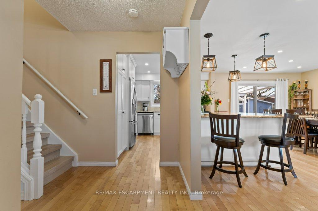 Photo 11 of 28 Bal Harbour Drive, Grimsby, Grimsby Beach — HOMEH