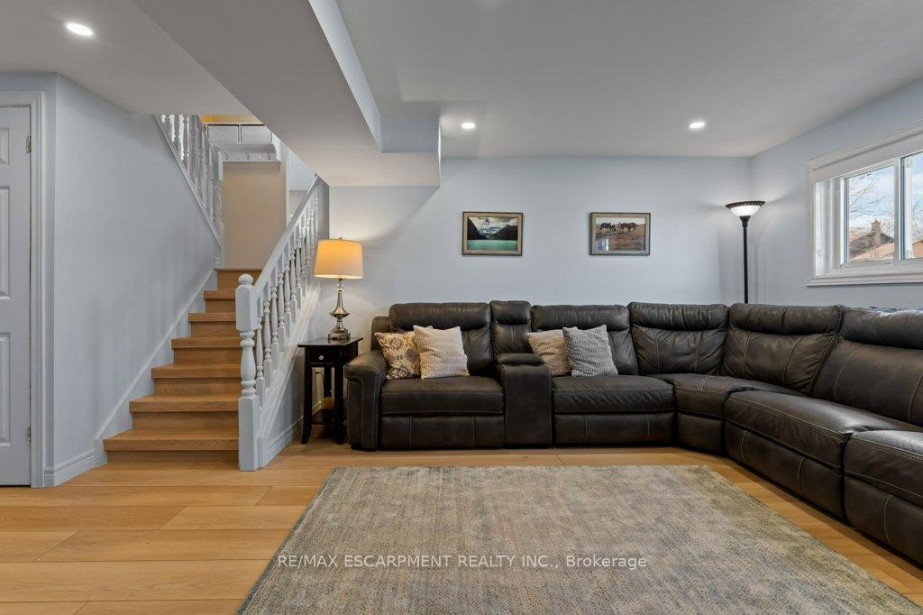 Photo 17 of 28 Bal Harbour Drive, Grimsby, Grimsby Beach — HOMEH