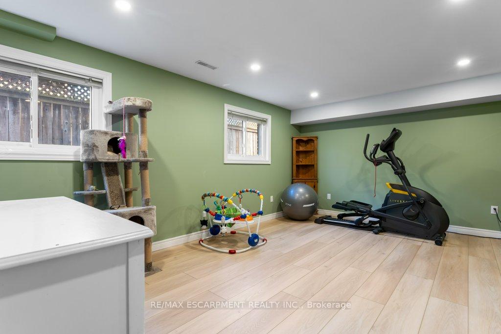 Photo 21 of 28 Bal Harbour Drive, Grimsby, Grimsby Beach — HOMEH