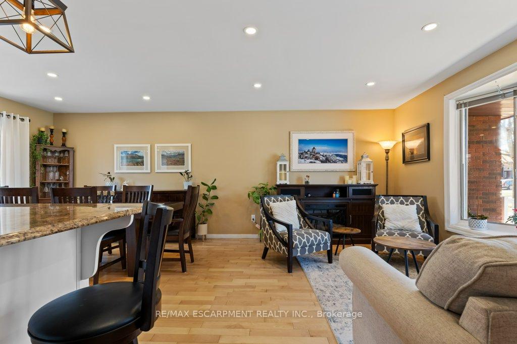 Photo 22 of 28 Bal Harbour Drive, Grimsby, Grimsby Beach — HOMEH