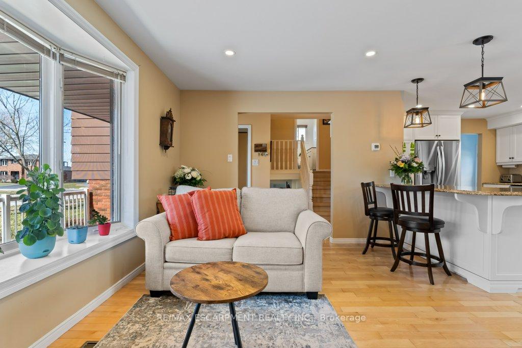 Photo 25 of 28 Bal Harbour Drive, Grimsby, Grimsby Beach — HOMEH