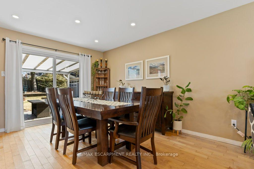 Photo 26 of 28 Bal Harbour Drive, Grimsby, Grimsby Beach — HOMEH