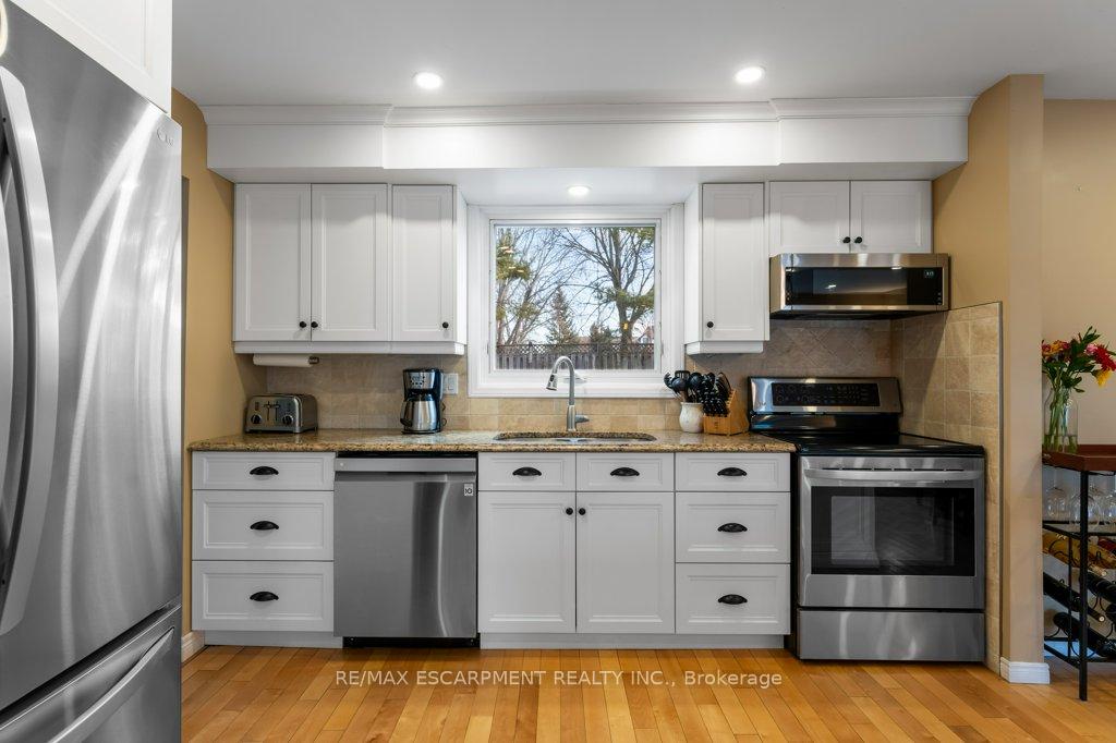 Photo 30 of 28 Bal Harbour Drive, Grimsby, Grimsby Beach — HOMEH