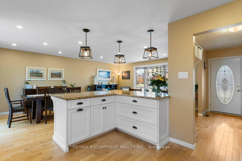 Photo 32 of 28 Bal Harbour Drive, Grimsby, Grimsby Beach — HOMEH