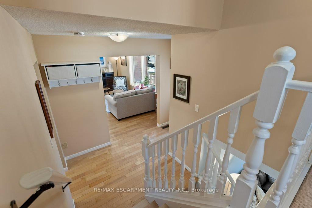 Photo 33 of 28 Bal Harbour Drive, Grimsby, Grimsby Beach — HOMEH