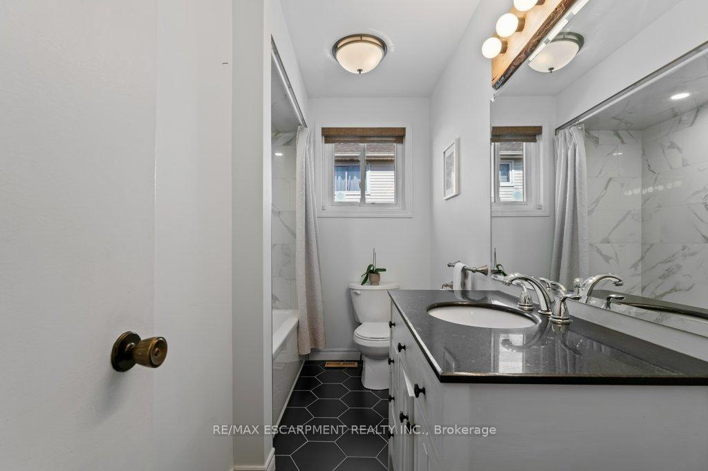 Photo 38 of 28 Bal Harbour Drive, Grimsby, Grimsby Beach — HOMEH