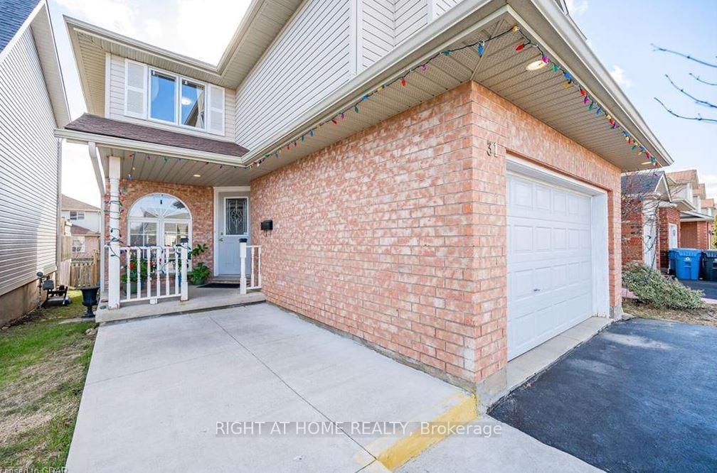 Photo 2 of Unit (Upper), 31 Gosling Gardens, Guelph, Clairfields/Hanlon Business Park — HOMEH