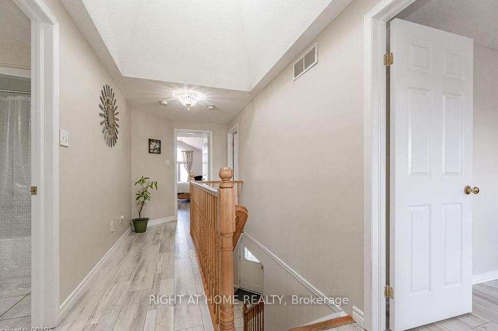Photo 12 of Unit (Upper), 31 Gosling Gardens, Guelph, Clairfields/Hanlon Business Park — HOMEH