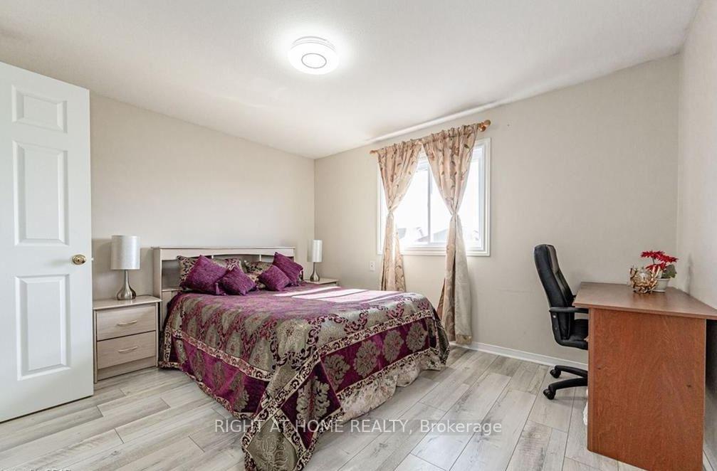 Photo 14 of Unit (Upper), 31 Gosling Gardens, Guelph, Clairfields/Hanlon Business Park — HOMEH
