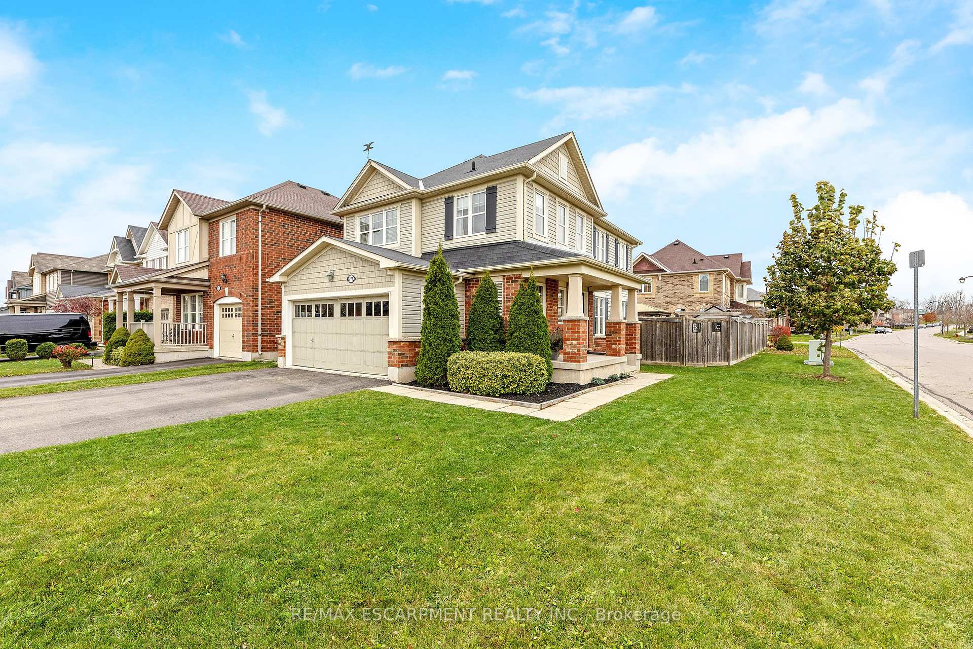 Photo 5 of 279 Leiterman Drive, Milton, Willmott — HOMEH