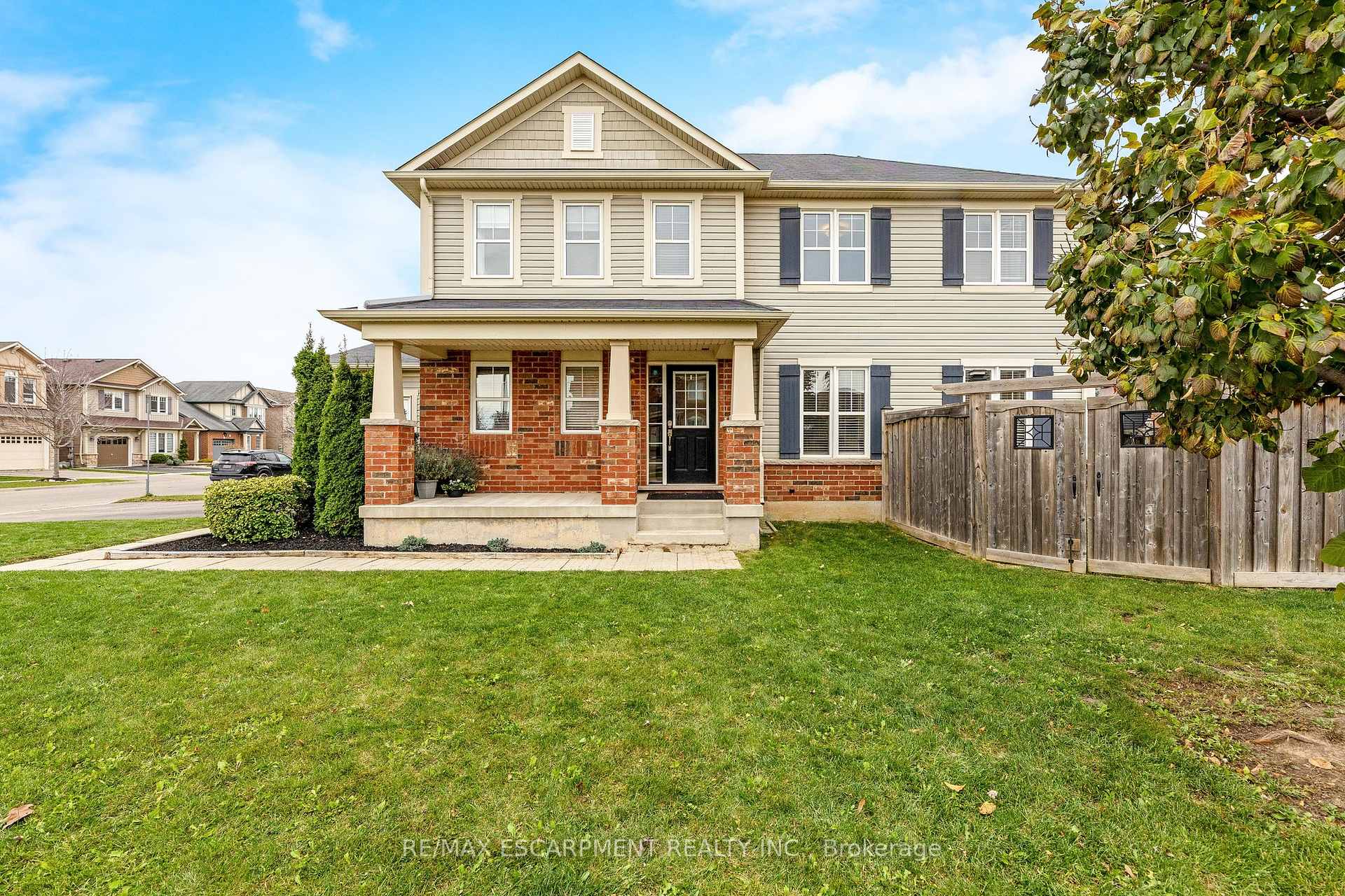Photo 6 of 279 Leiterman Drive, Milton, Willmott — HOMEH