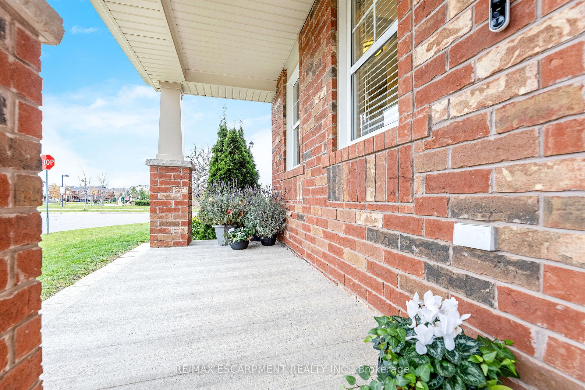 Photo 8 of 279 Leiterman Drive, Milton, Willmott — HOMEH
