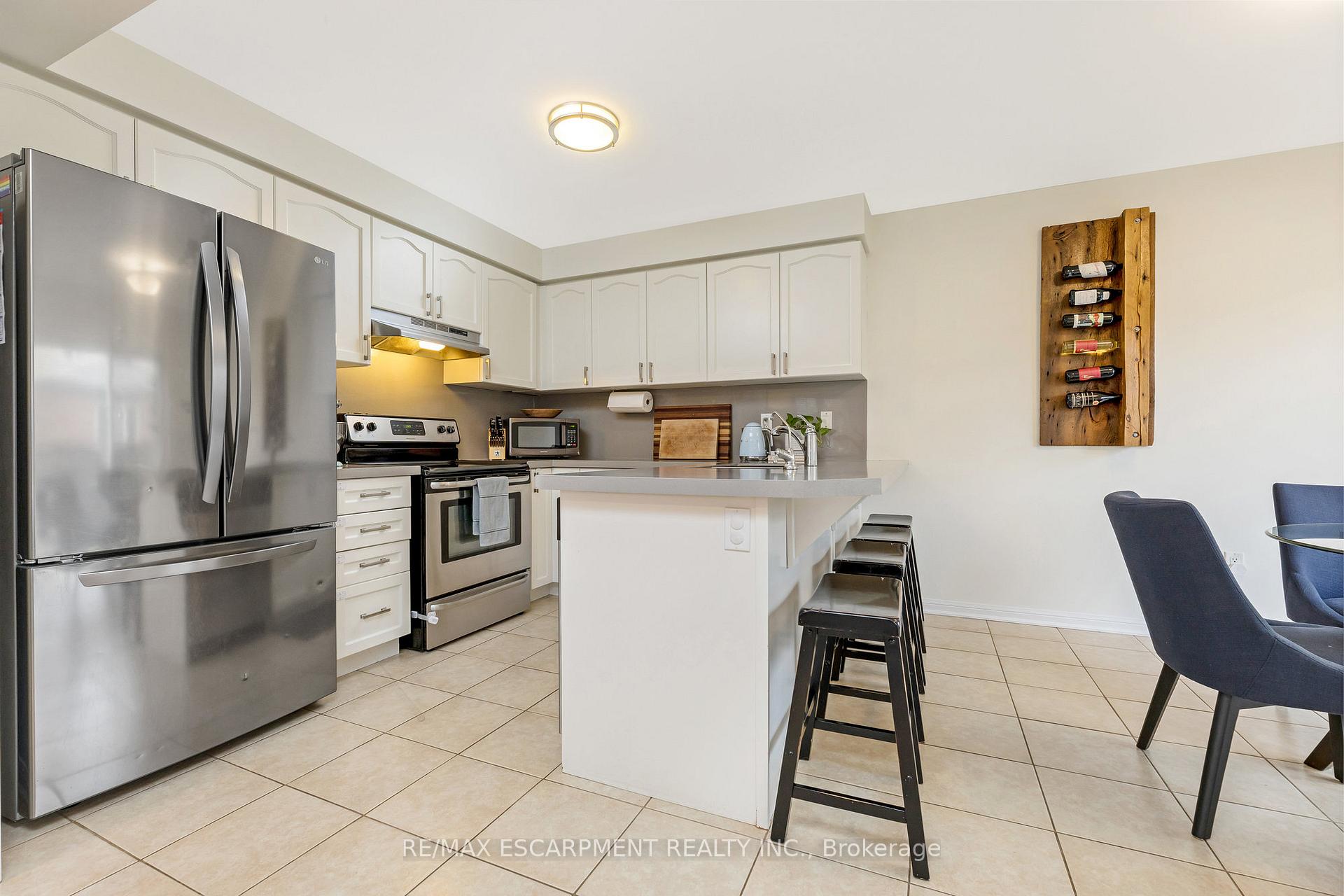 Photo 12 of 279 Leiterman Drive, Milton, Willmott — HOMEH