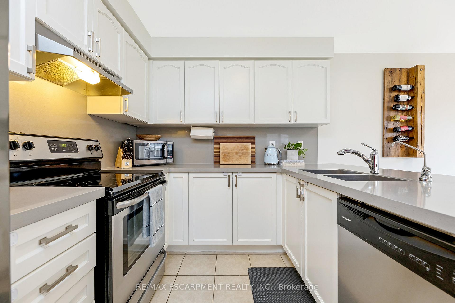 Photo 13 of 279 Leiterman Drive, Milton, Willmott — HOMEH