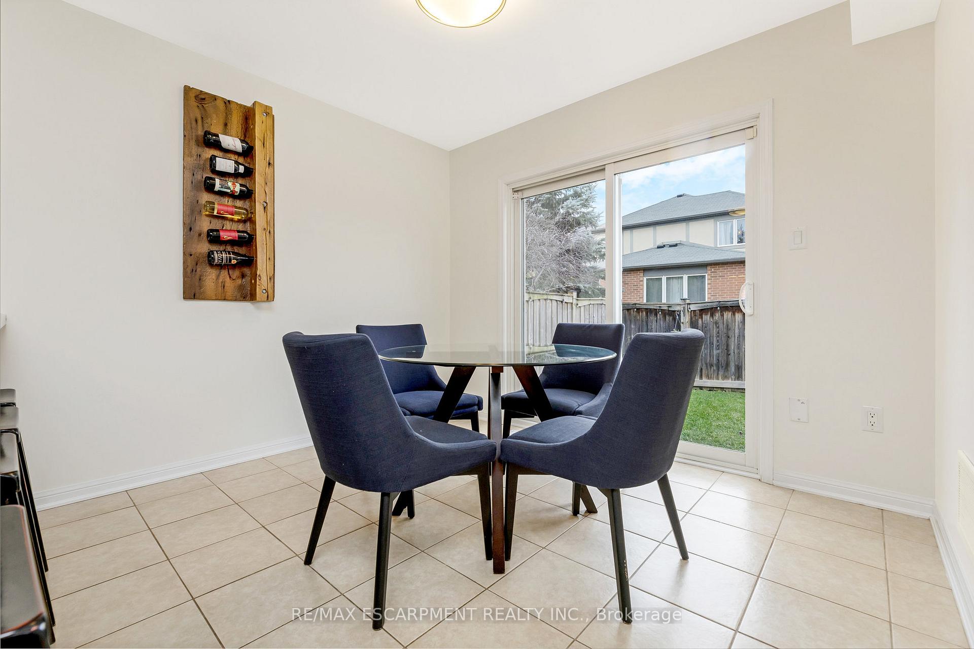 Photo 15 of 279 Leiterman Drive, Milton, Willmott — HOMEH