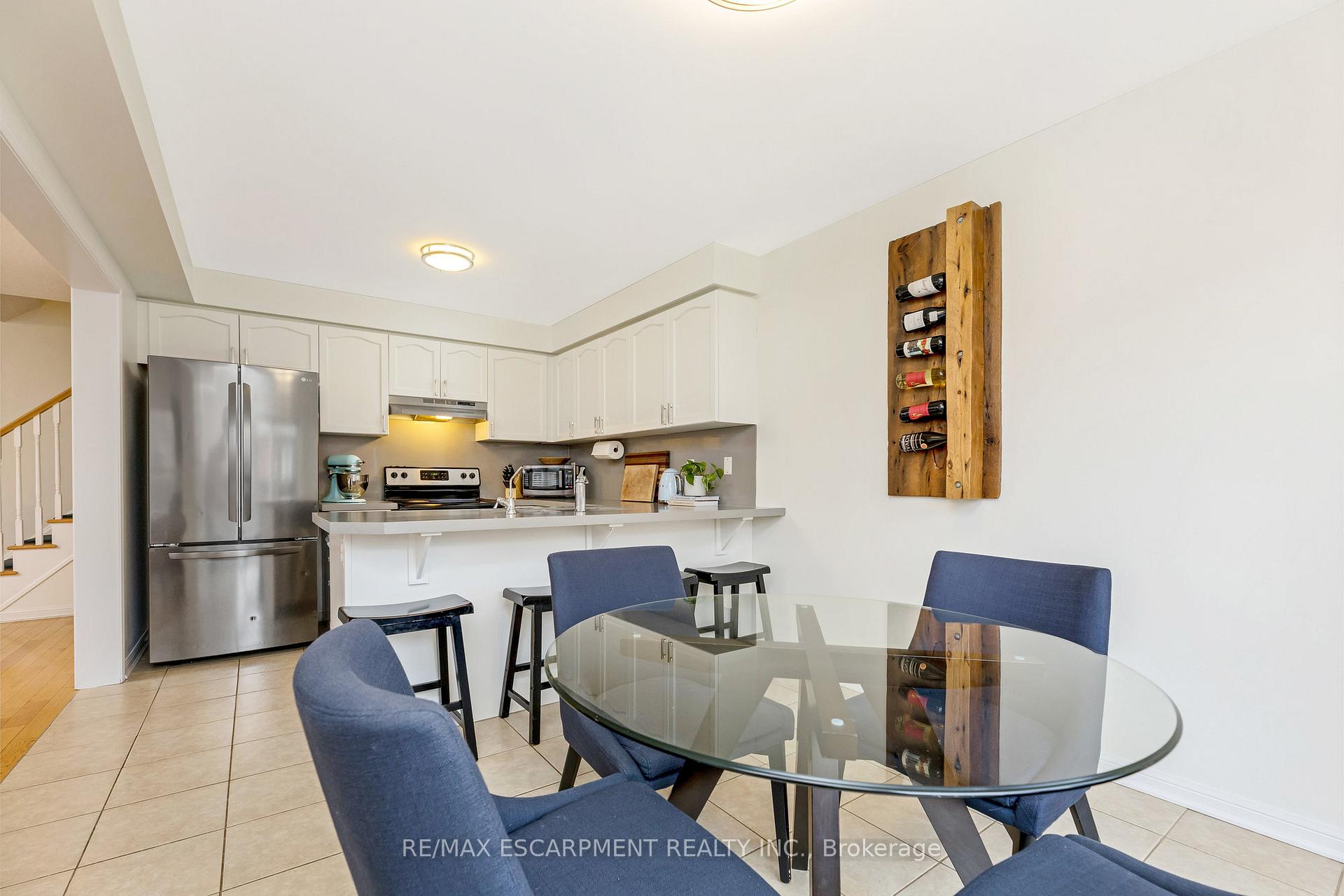 Photo 16 of 279 Leiterman Drive, Milton, Willmott — HOMEH