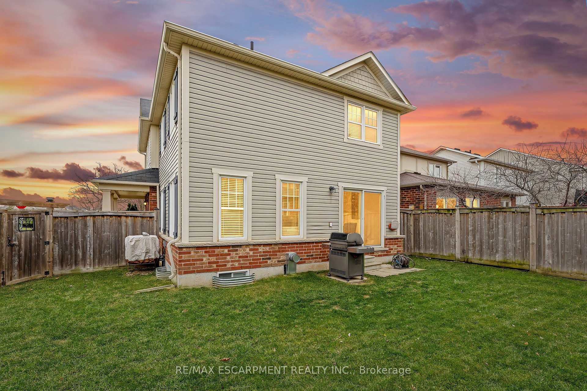 Photo 32 of 279 Leiterman Drive, Milton, Willmott — HOMEH