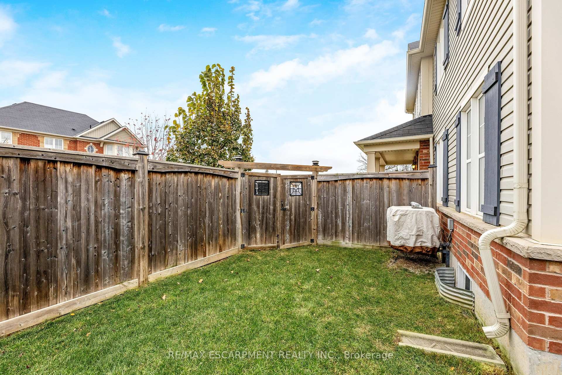 Photo 35 of 279 Leiterman Drive, Milton, Willmott — HOMEH