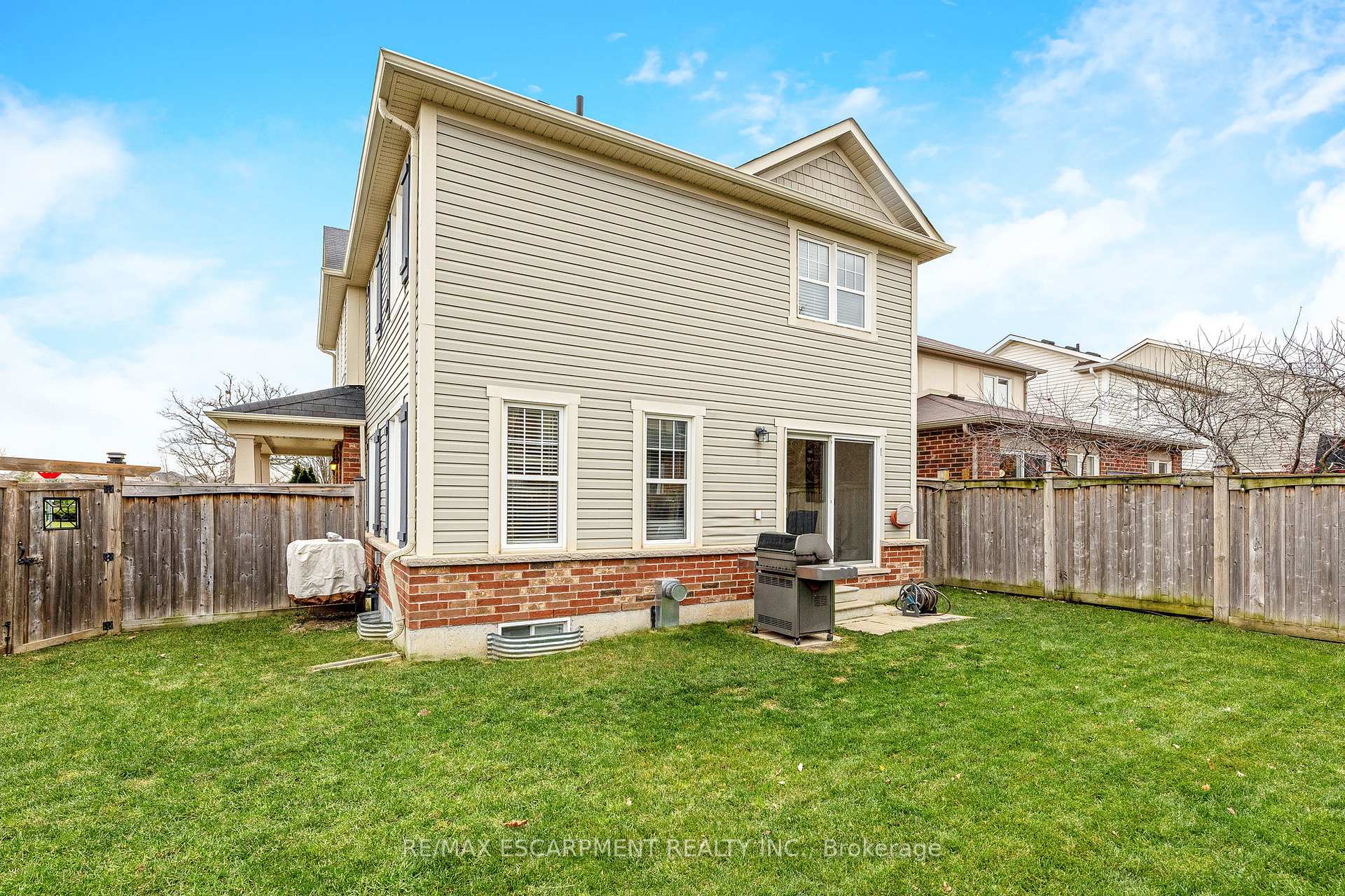 Photo 36 of 279 Leiterman Drive, Milton, Willmott — HOMEH