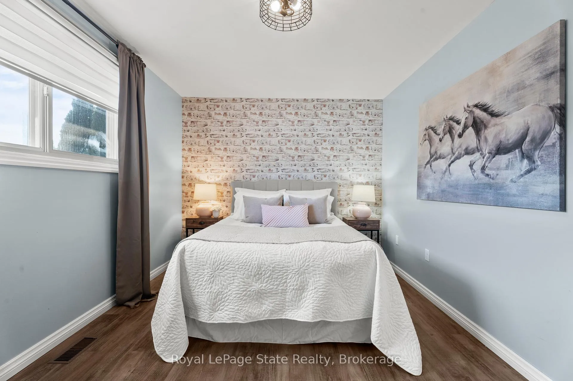 Photo 7 of 215 Berkindale Drive, Hamilton, Riverdale — HOMEH