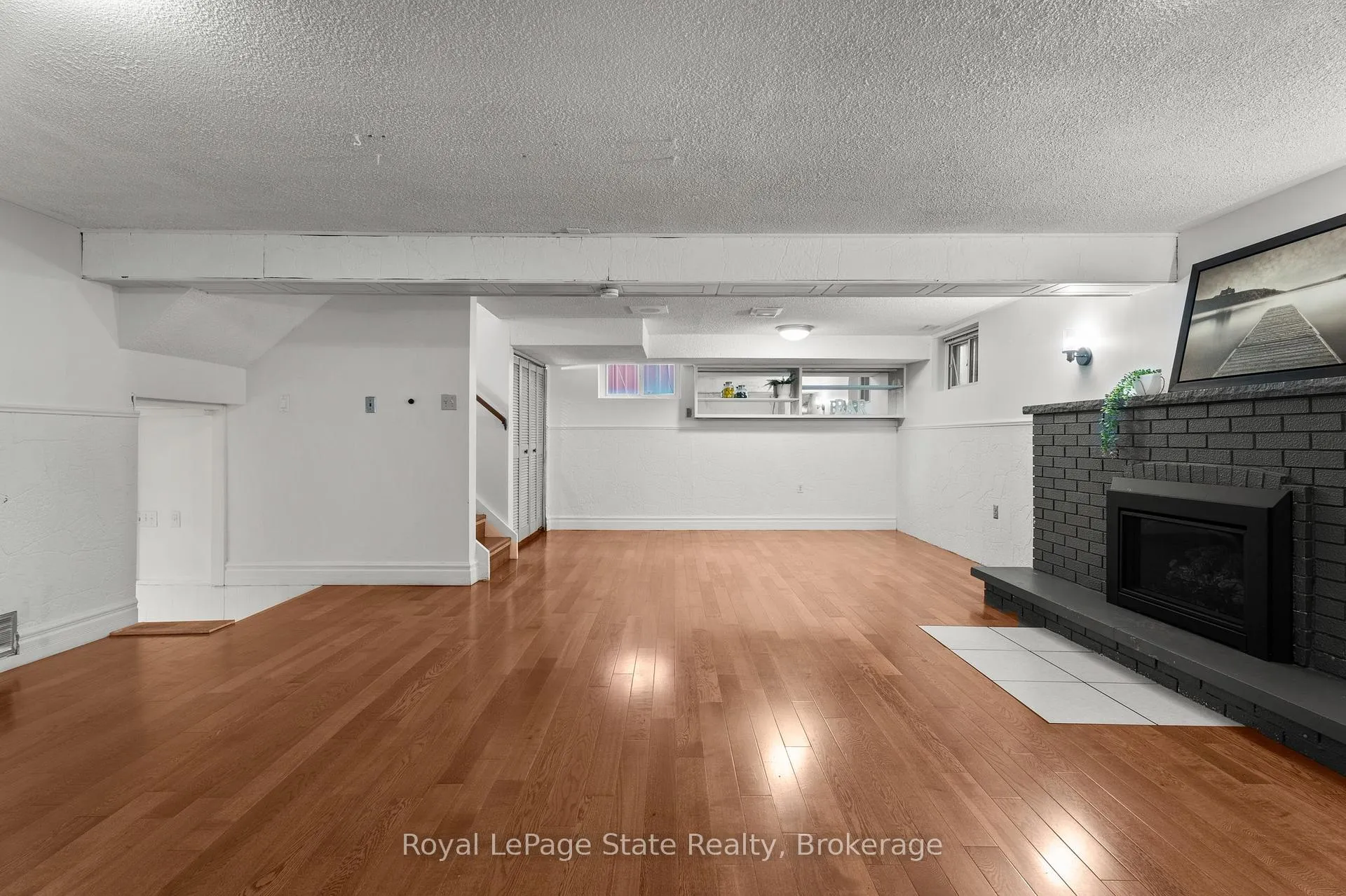 Photo 15 of 215 Berkindale Drive, Hamilton, Riverdale — HOMEH