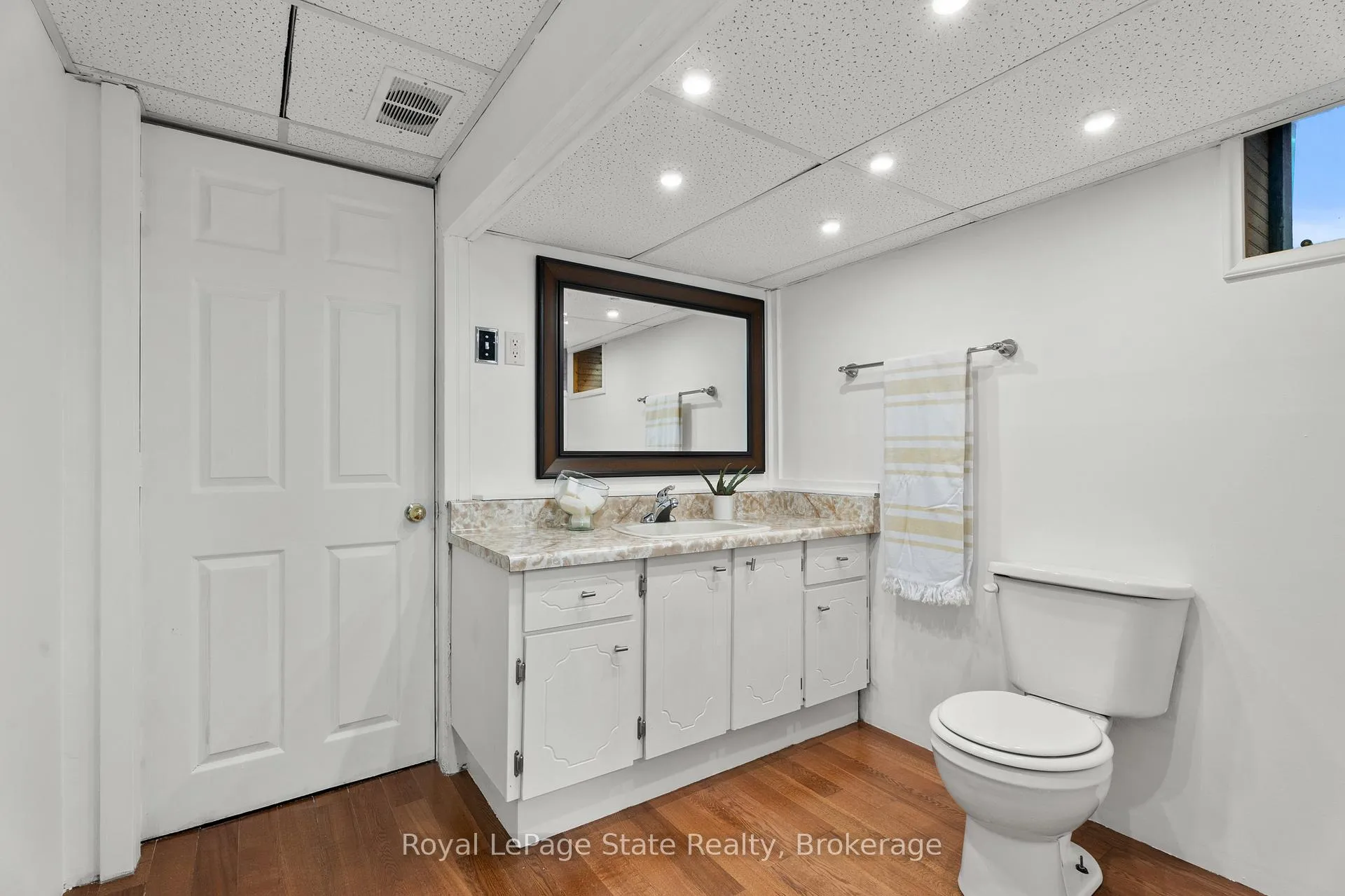 Photo 18 of 215 Berkindale Drive, Hamilton, Riverdale — HOMEH