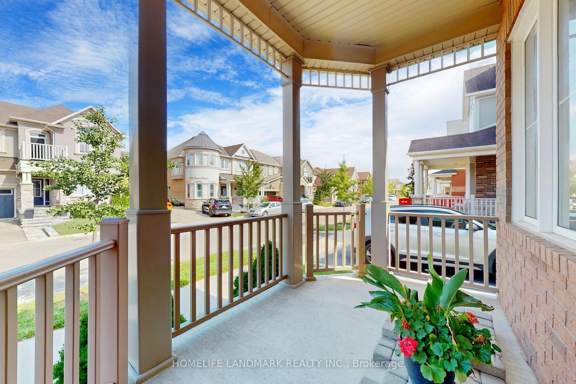 Photo 2 of 942 Drysdale Crescent, Milton, Willmott — HOMEH