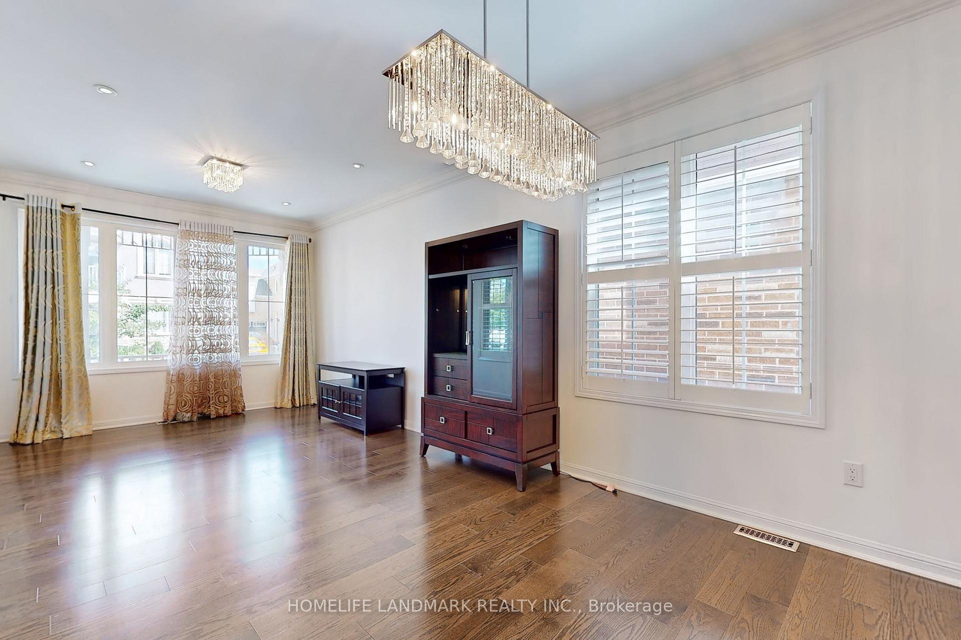 Photo 3 of 942 Drysdale Crescent, Milton, Willmott — HOMEH