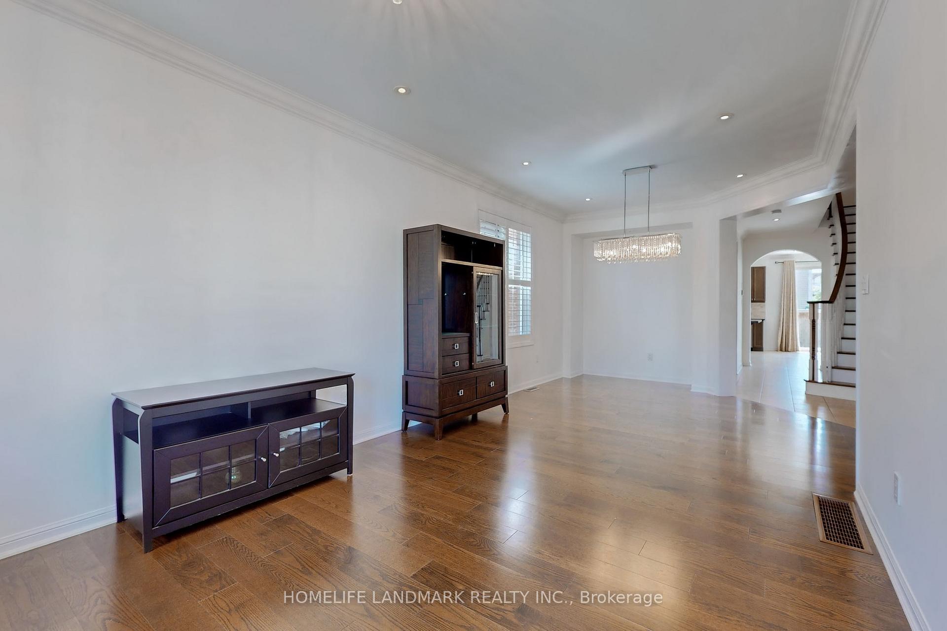 Photo 5 of 942 Drysdale Crescent, Milton, Willmott — HOMEH