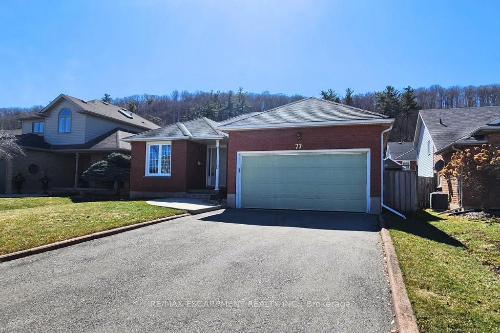 Photo 4 of 77 Colonial Crescent, Grimsby, Grimsby East — HOMEH
