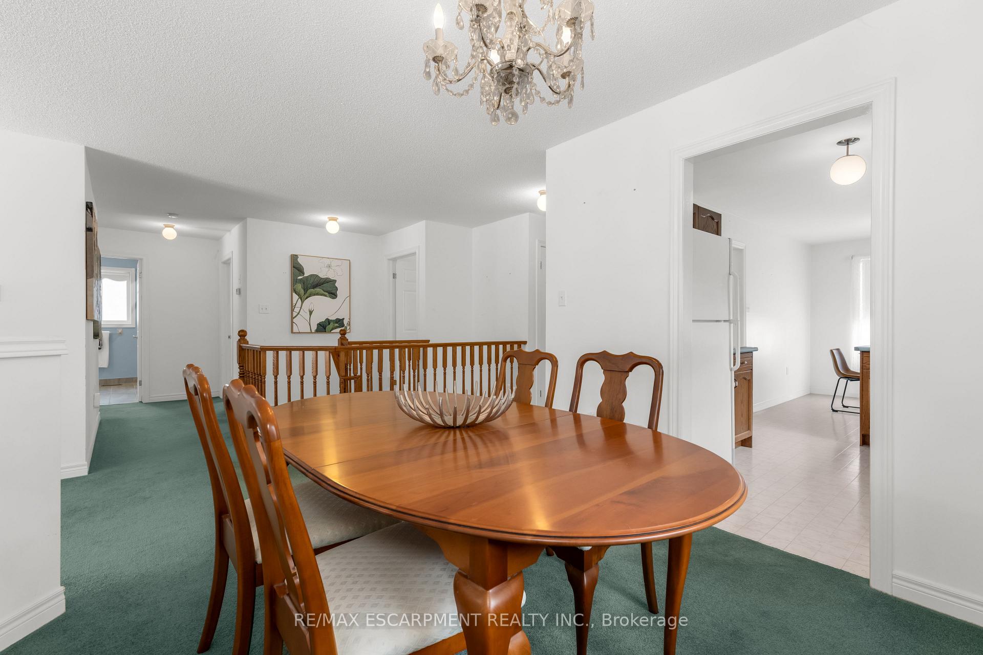 Photo 13 of 77 Colonial Crescent, Grimsby, Grimsby East — HOMEH