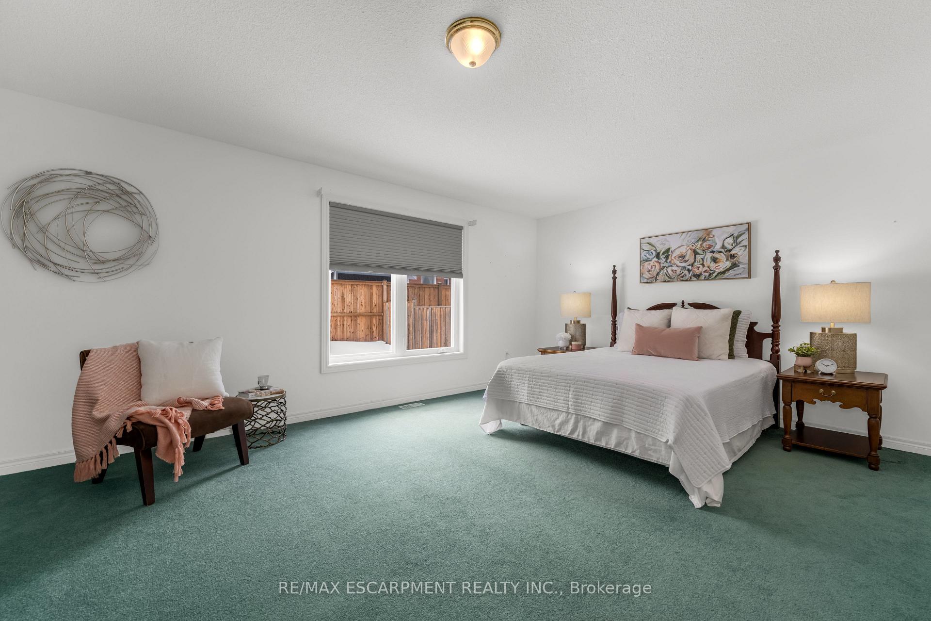 Photo 18 of 77 Colonial Crescent, Grimsby, Grimsby East — HOMEH