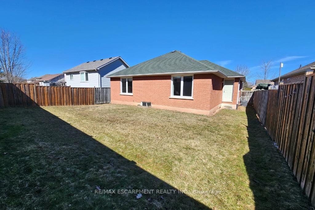 Photo 35 of 77 Colonial Crescent, Grimsby, Grimsby East — HOMEH
