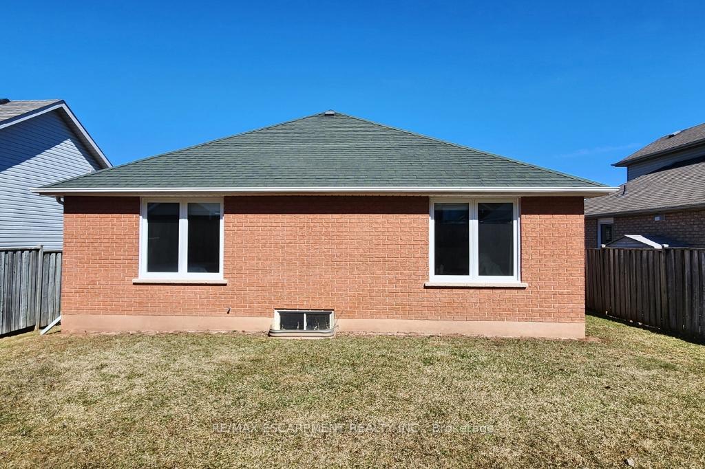 Photo 36 of 77 Colonial Crescent, Grimsby, Grimsby East — HOMEH
