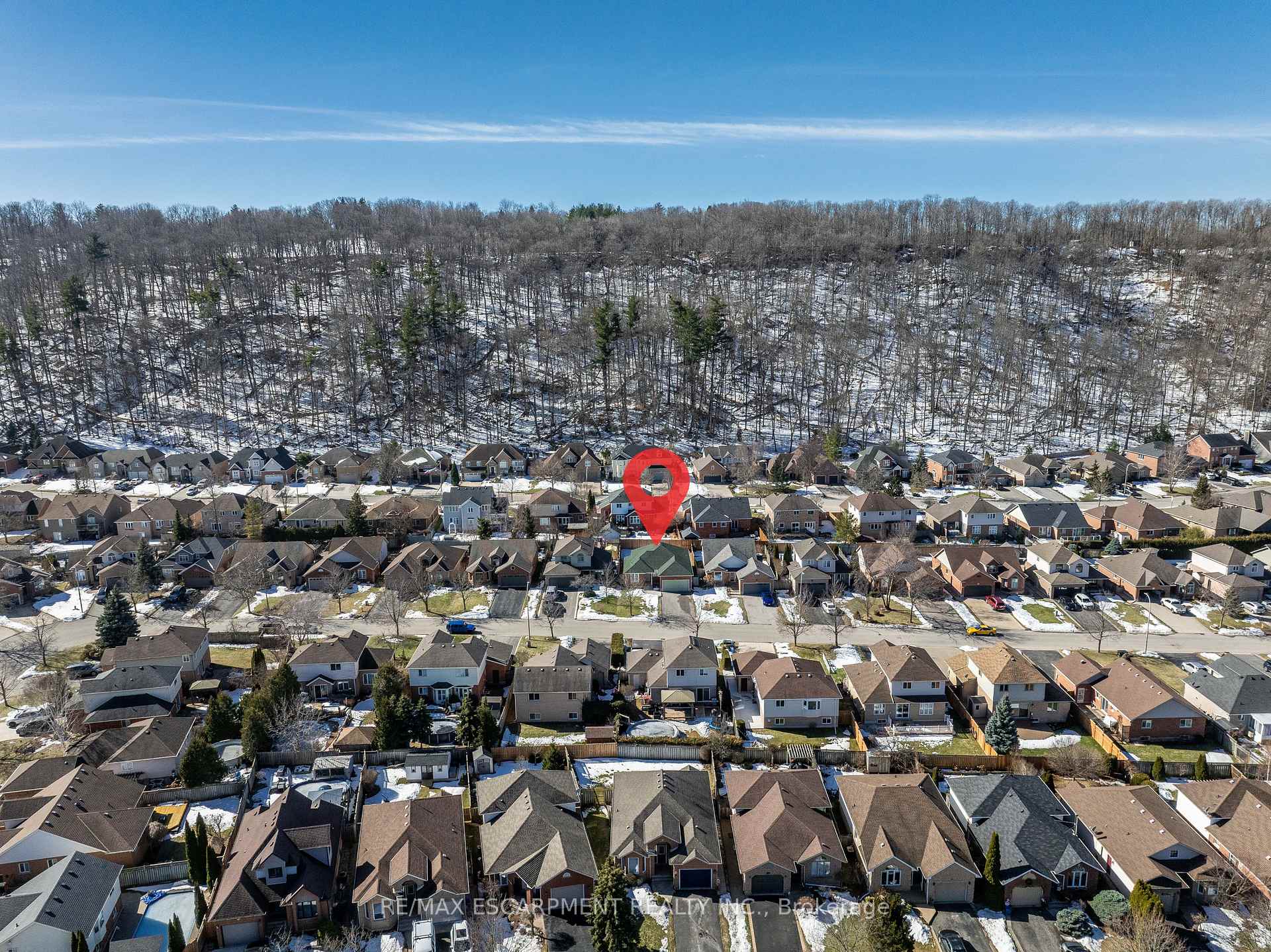 Photo 38 of 77 Colonial Crescent, Grimsby, Grimsby East — HOMEH