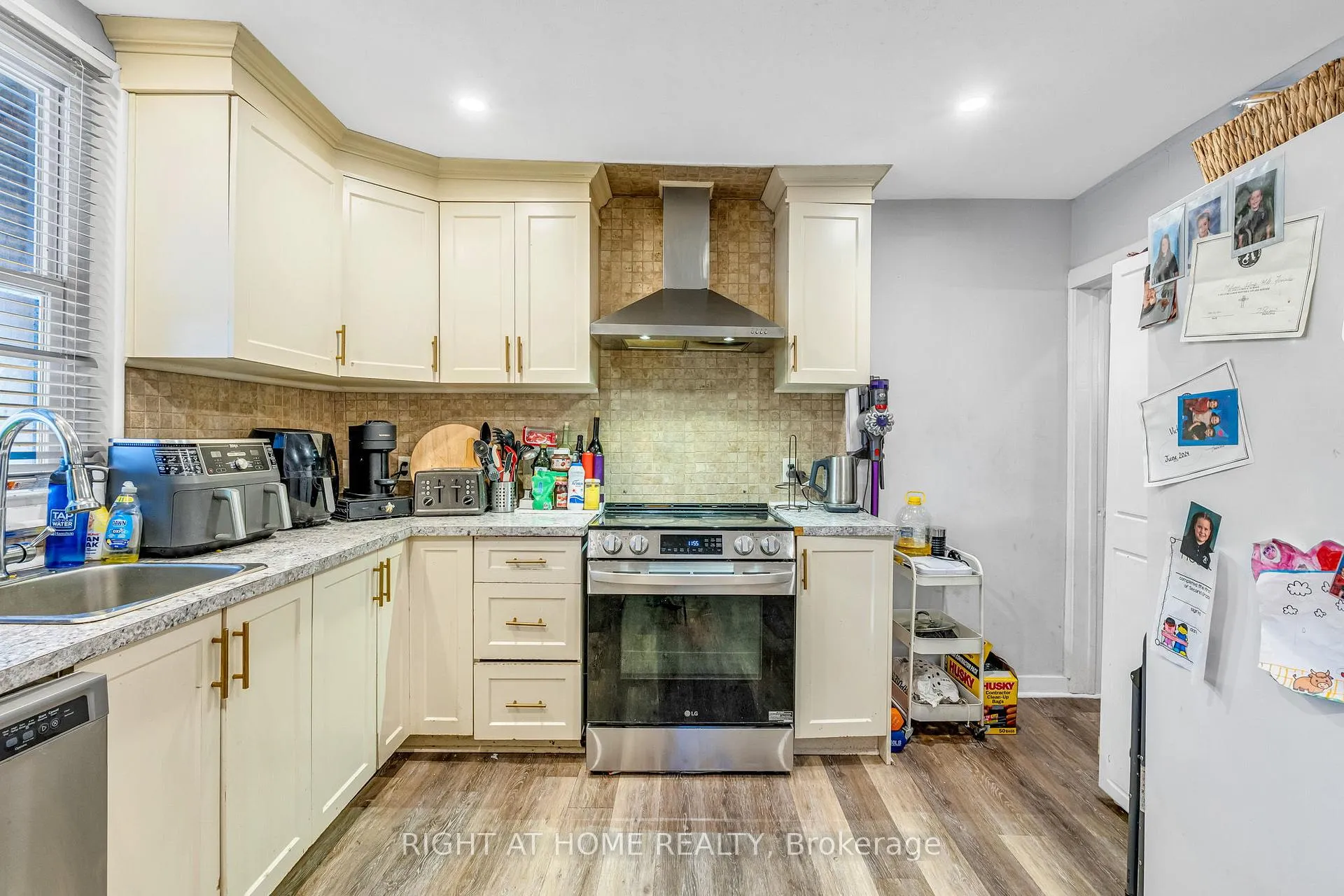 Photo 5 of 207 Lottridge Street, Hamilton, Stipley — HOMEH